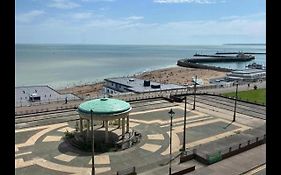 Beach View Apartment - Top Floor Sea View Ramsgate